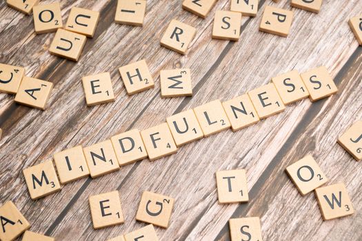 Mindfulness Proti Pracovnímu Stresu: Efektivní Techniky a Výhody